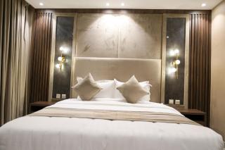 شقق الليلة الذهبية - 1