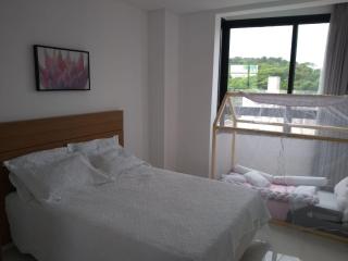 Balneário Camb 1 QT + 1 CM - 2 qd praia/merc - 3