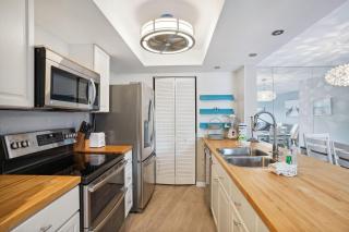 Land's End 1-306 Bay Front- Premier - St Pete Beach - 5