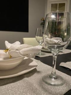 Cozy, 1st floor apartment 2bdrms Plus Semi Private room with Futon Pets with fee Family Friendly Close to Everything - 2