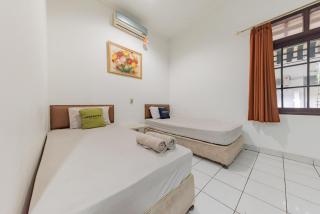 Urbanview Hotel Pondok Kurnia Cijagra Bandung by RedDoorz - Bandung - 4