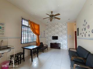 Seaview Promenade Homestay Dungun - 4