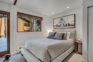 Laurelwood Condominiums 103 - 1