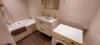 chambre lit 2 personnes dans appartement du logeur - Mandelieu La Napoule - 1
