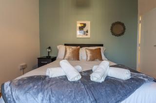 "Furnished Rentals Direct" DominionHouse cul-de-sac Home for 6 people in Anfield near LFC, Goodison Park, Free Street Parking, Suits Travellers, contractors and Family, Near Football action and 10 minutes drive to Liverpool City Centre - Liverpool - 9