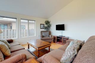 Newport's Cypress Oceanview Home - Newport - 6