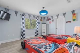 Cozy Themed Villa 6 BR/4 BA, Close to Disney - 9