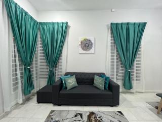 D'Sara Homestay Fully Furnished 3 bedrooms All Aircond 2 miles centre - Kampong Kemaman - 2