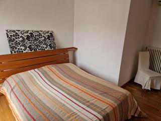 Casa indipendente in posizione strategica, Tribunale, parcheggio - 1