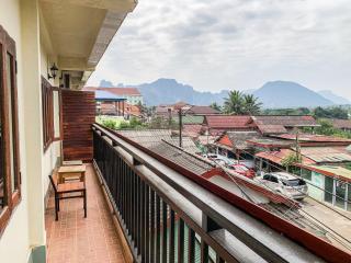 Bountang Mountain View Riverside Hotel - Vang Vieng - 4