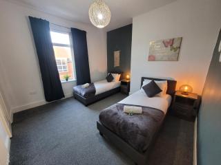 Luke Stays - Rokeby Street - 7