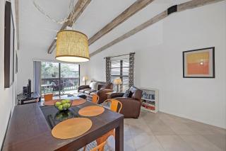 Inviting condo with pool just a steps from the beach - 7