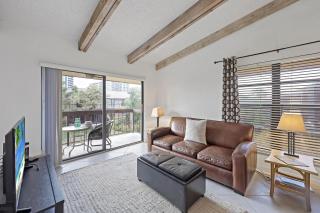 Inviting condo with pool just a steps from the beach - 6