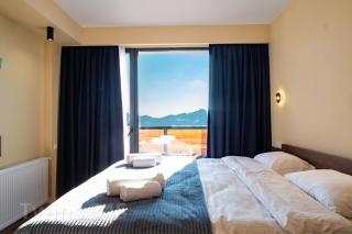 Valley & Mountain View, Twins, with Hot Water - Gudauri - 4