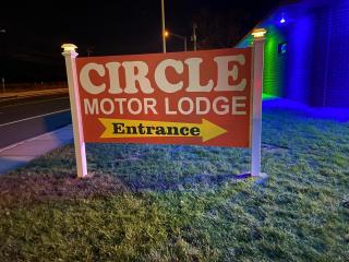 Circle Motor Lodge - 9
