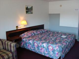 Gray Plaza Motel - 6