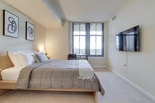 Fantastic 2 BR Condo At Pentagon City - Arlington - 1