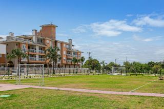 Prédio com apartamentos completos, com piscina e a passos da praia - Agua Marinha - Florianópolis - 9