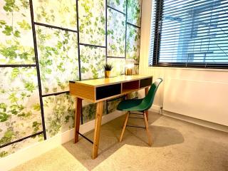 Beautiful New 2 Bedroom Apartment - Next to the Beach - Great Location - FREE Parking - Fast WiFi - Smart TV - sleeps up to 4! Close to Purbeck, Corfe Castle, Sandbanks, Poole & Bournemouth - 6