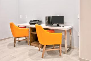 Holiday Inn Express & Suites North Dallas at Preston by IHG - Dallas - 2