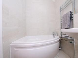 Hoxne Cottages - Daisy Cottage with private hot tub - 7