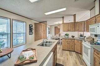 Sunny Waterfront Welaka Home with Private Dock! - Satsuma - 2