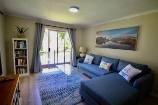 Tamboerskloof 2 bed apartment - 4