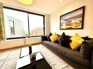 Stunning New 2 Bedroom Apartment - Next to the Beach - Great Location - FREE Parking - Fast WiFi - Smart TV - sleeps up to 4! Close to Purbeck, Corfe Castle, Sandbanks, Poole & Bournemouth - 3