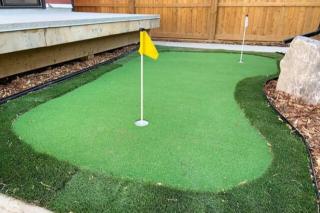 Chic Hideaway, 5BR near DT, Fireplace, King Bed, Fast Wifi, Sleeps 13! - 4