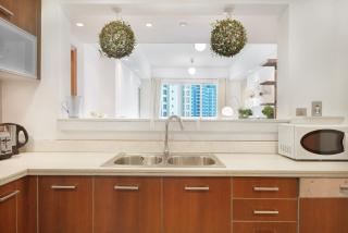 Maison Privee - Modern and Airy 2BR in Palm Jumeirah - Dubai - 1