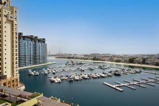 Maison Privee - Modern and Airy 2BR in Palm Jumeirah - Dubai - 9