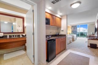 Luxe beachfront studio at Sunny Isles Miami - Miami Beach - 1
