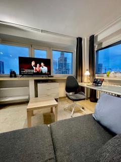 SAWA Apartment 2xMetro WiFi 500 Mbs 50’TV Netflix HBO AppleTV+ - Warsaw - 1