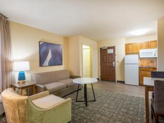 Staybridge Suites Milwaukee Airport South by IHG - Franklin - 1