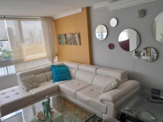 Oceanside 3-bedroom apartment in fun tourist area - Cartagena - 4