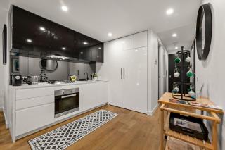 StayCentral - Hawthorn East - Study, 2 Car spaces - 3