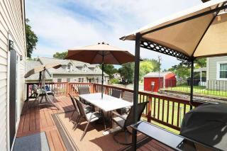 Chain O Lakes Nautical 4Bed 3Bath Waterfront with Bonus Room, Large Deck and Hot Tub - Fox Lake - 3