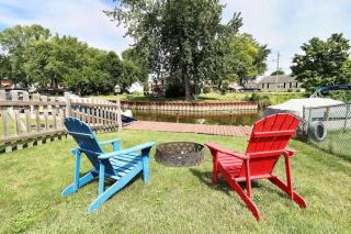 Chain O Lakes Nautical 4Bed 3Bath Waterfront with Bonus Room, Large Deck and Hot Tub - 5