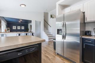 Caldwell Lux Getaway! Large Family Friendly Home - Caldwell - 1