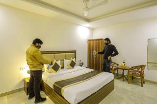FabHotel White House BNB - Nr Yashobhoomi Convention Centre - 3