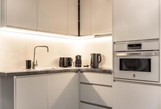 Contemporary luxe duplex in the heart of Malaga by REMS - Málaga - 5