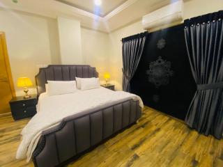 Holidazzle Serviced Apartments Bahria Town - Rawalpindi - 8