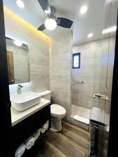 Walk the Heart of San Pedro VIVA 301 Modern 2BR - 4