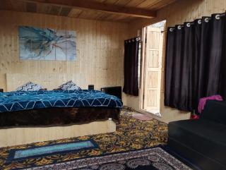 Luxury Treehouse with Jacuzzi in Jibhi - Jibhi - 3