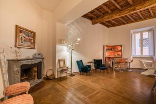 Chic and Style in Historical Via Giulia - Rome - 9