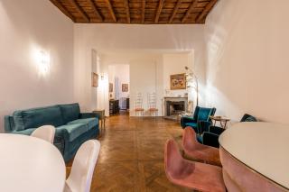 Chic and Style in Historical Via Giulia - Rome - 7