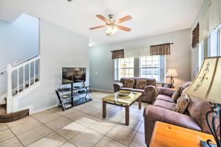 Kissimmee Resort Townhome with Pool, 7 Mi to Disney! - 7