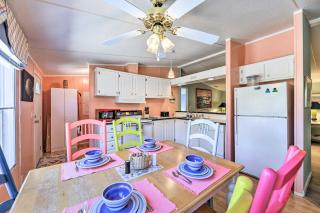 Atlantic Beach Home with Decks and Fire Pit - Atlantic Beach - 2