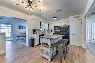 Downtown Gilbert Home with Fenced Yard and Fire Pit! - Gilbert - 4