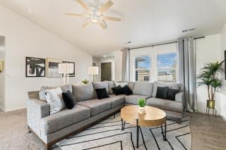 Modern Comfort Caldwell 3b2b Home Sleeps 8! - Caldwell - 0